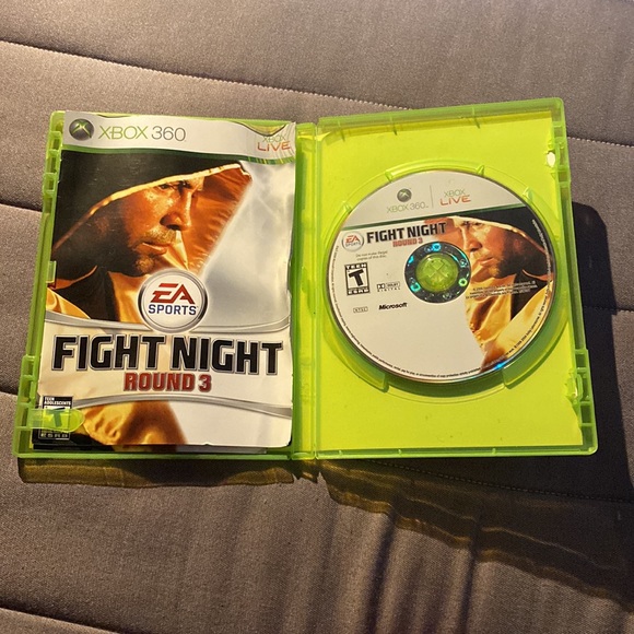 XBOX360 fight night round 3 video game - Picture 2 of 2